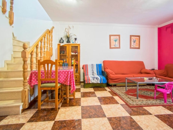 Imagen 4 de Gran casa en Almonte frente Centro de Salud!!!