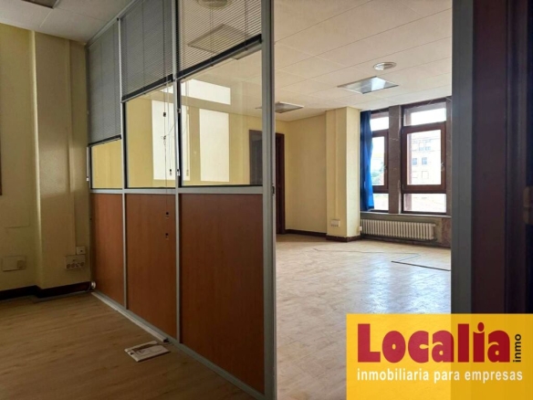 Imagen 4 de Excepcional local para oficinas en Santander.