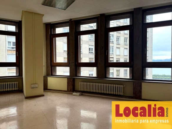 Imagen 4 de Excepcional local para oficinas en Santander.