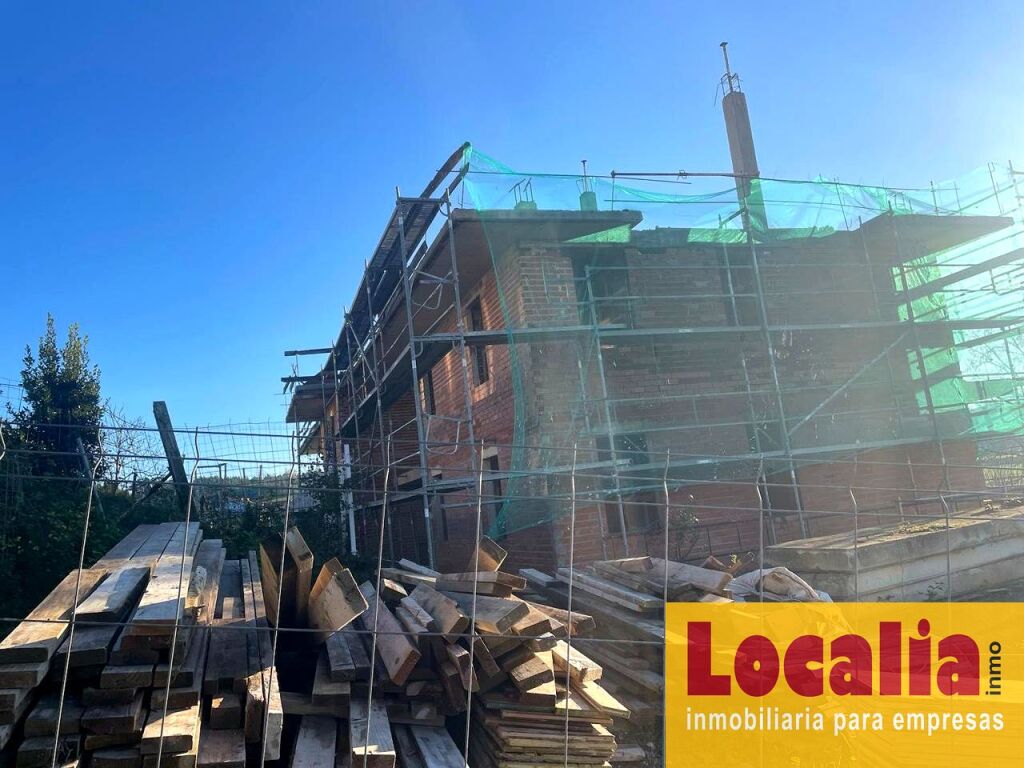 Imagen 2 de Piso en bajo a estrenar en Cudón. Cantabria