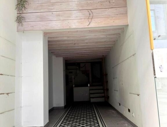 Imagen 2 de Céntrico local en alquiler en Santander.