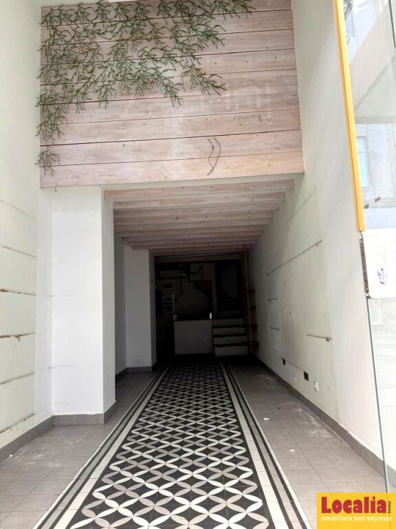 Imagen 2 de Céntrico local en alquiler en Santander.