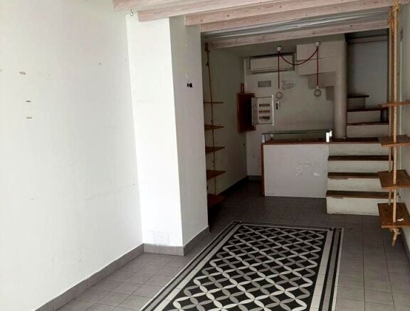 Imagen 3 de Céntrico local en alquiler en Santander.