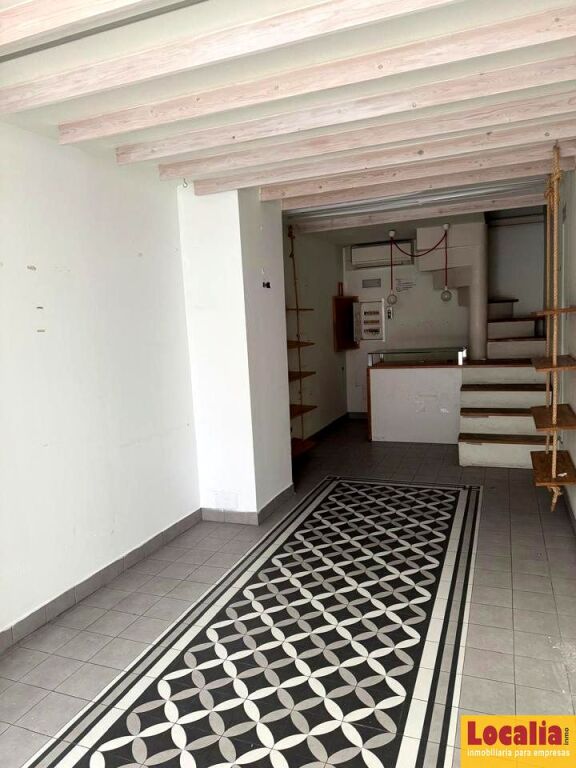 Imagen 3 de Céntrico local en alquiler en Santander.