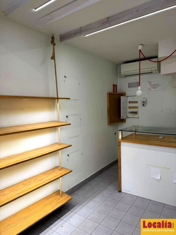 Imagen 4 de Céntrico local en alquiler en Santander.