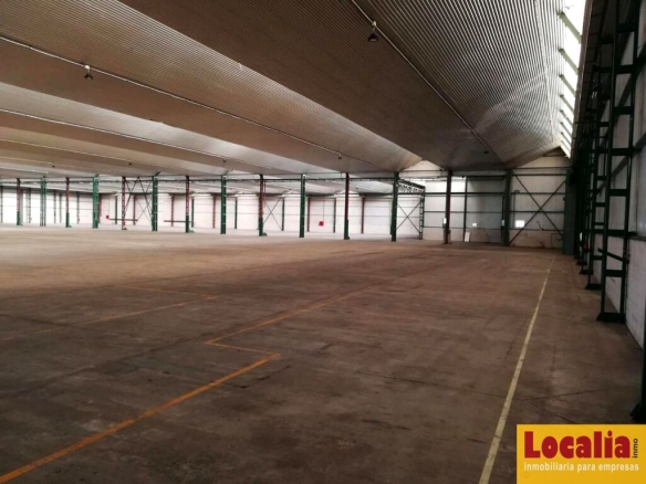 Imagen 1 de Nave industrial o logística con rápido acceso a la A-67