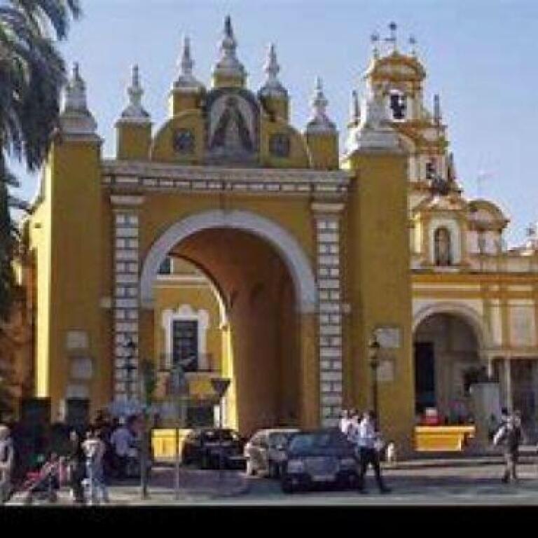 Imagen 4 de Gran oportunidad venta de garajes y trasteros en Calle Feria 141!!!