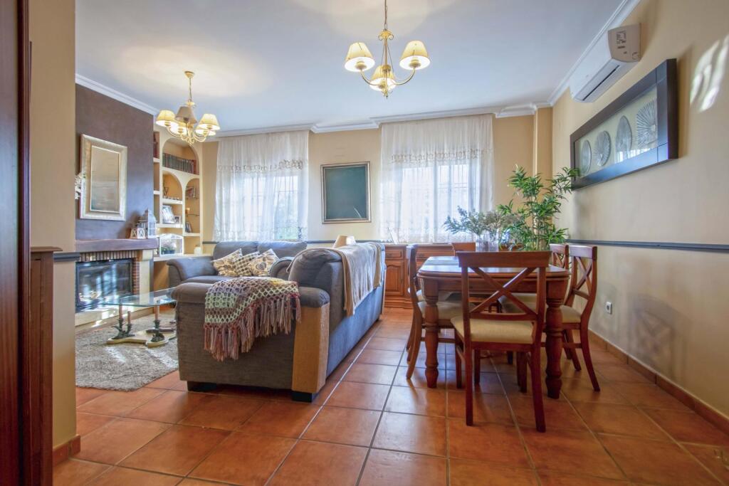 Imagen 4 de Magnífica vivienda pareada en Alcalá de Guadaira!!!