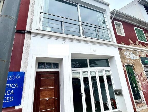 Imagen 4 de Espectacular Casa en Primera Línea del Puerto de Mahón con Impresionantes Vistas al Mar