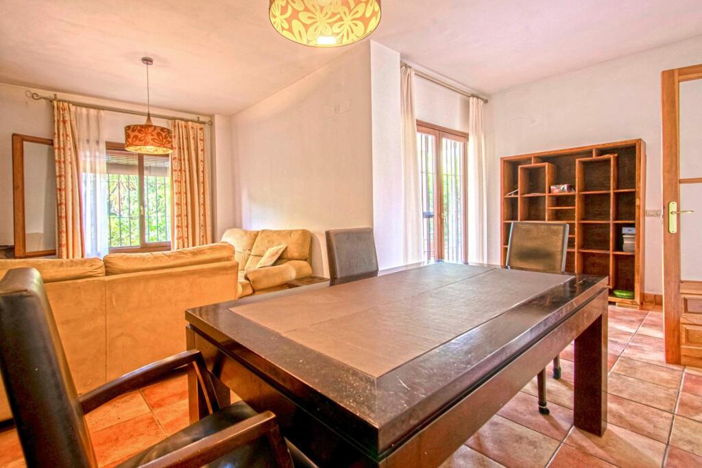 Imagen 4 de Espectacular chalet independiente de una planta en La Juliana!!!