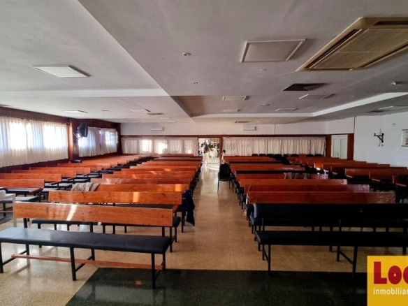 Imagen 2 de Amplio local diáfano en Santander