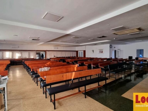 Imagen 1 de Amplio local diáfano en Santander