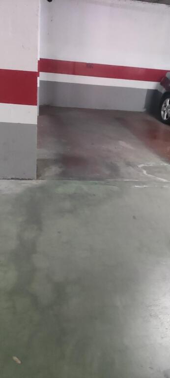 Imagen 2 de Estupenda plaza de garaje en plena Avda. Alcalde Luis Uruñuela!! Imagen 2 de Estupenda plaza de garaje en plena Avda. Alcalde Luis Uruñuela!!