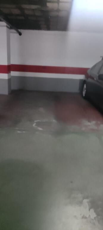 Imagen 3 de Estupenda plaza de garaje en plena Avda. Alcalde Luis Uruñuela!! Imagen 3 de Estupenda plaza de garaje en plena Avda. Alcalde Luis Uruñuela!!