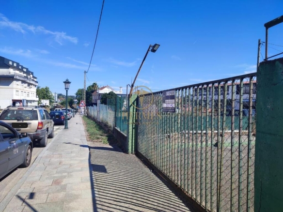 Imagen 2 de Parcela en venta Tui centro