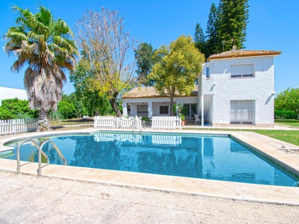 en Urbanización Los Tres Pinos!!!