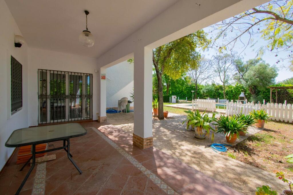 Imagen 2 de Espectacular chalet independiente en Espartinas Imagen 2 de Espectacular chalet independiente en Espartinas