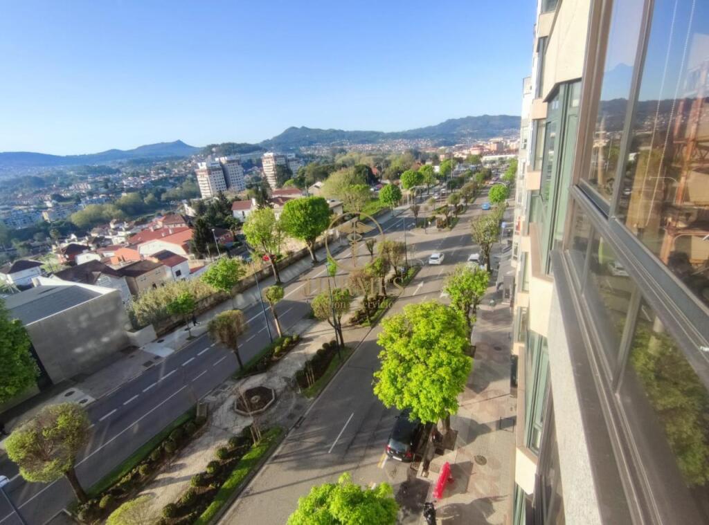 Imagen 1 de Piso de 115 m2 en venta Gran Vía Vigo.