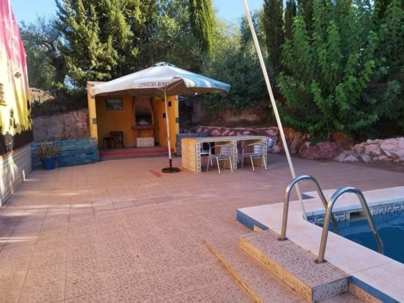 Imagen 4 de Preciosa  casa con parcela y piscina en la Puebla de los Infantes!!! TIENE ESCRITURAS