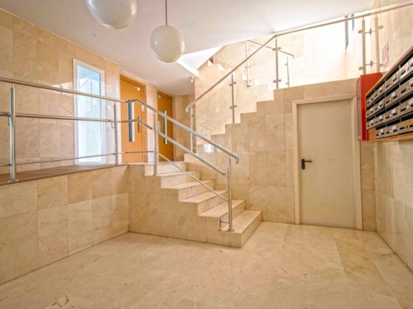 Imagen 3 de PISO EN VENTA EN AVDA RAMÓN Y CAJAL