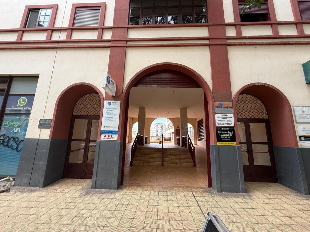 Imagen 1 de ¡EXCEPCIONAL OPORTUNIDAD DE INVERSIÓN EN EL CORAZÓN DE SANTA CRUZ DE TENERIFE!