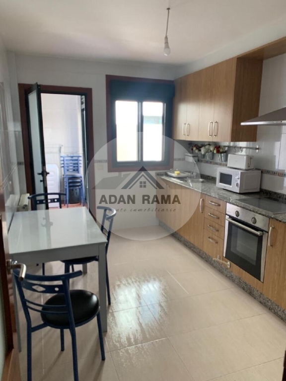 de 106m2 con 3 dormitorios y 2 baños con plaza de garaje