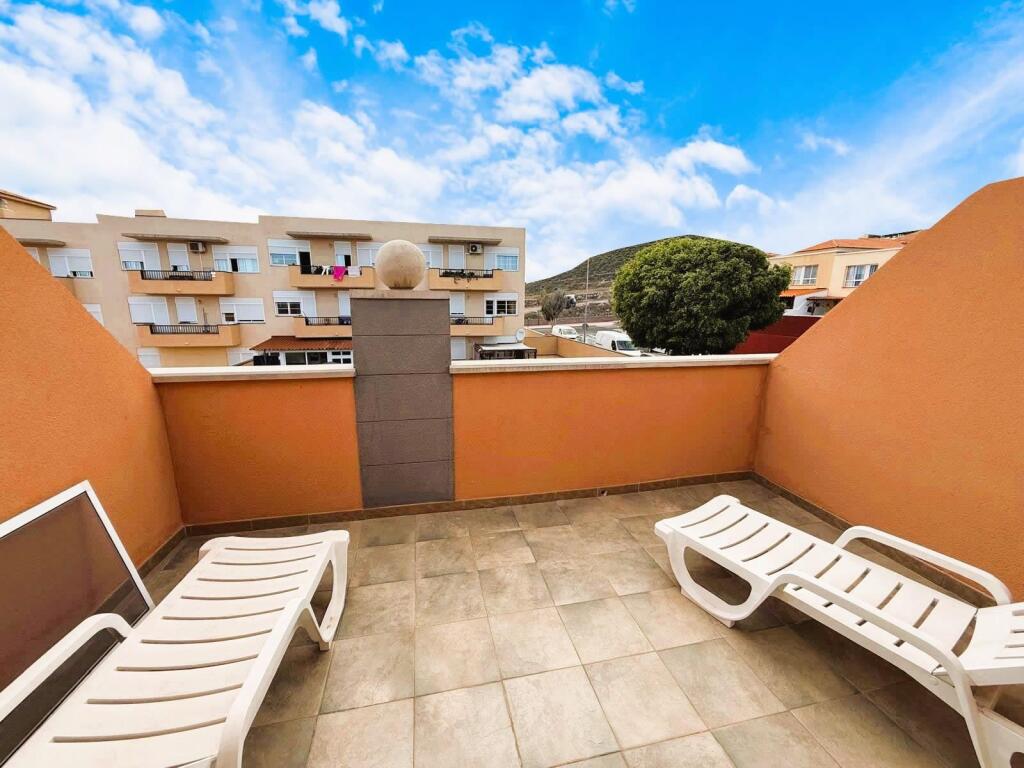 Imagen 3 de Adosado con vistas al mar y la montaña en Llano del Camello