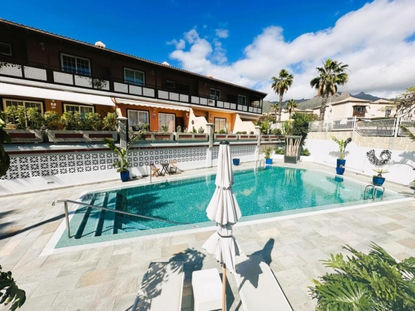 Imagen 1 de Exclusivo Chalet Adosado en Adeje