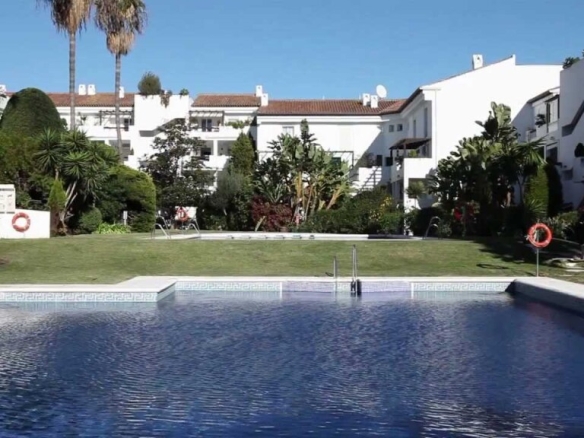 Imagen 1 de Apartamento en Venta en Estepona Málaga - El Club del Propietario Imagen 1 de Apartamento en Venta en Estepona Málaga