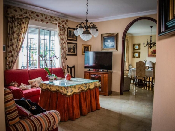 Imagen 3 de Elegancia y luz en el corazón de Moguer