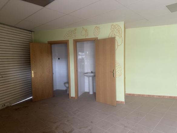 Imagen 4 de Local comercial en Venta en Cervera Lleida