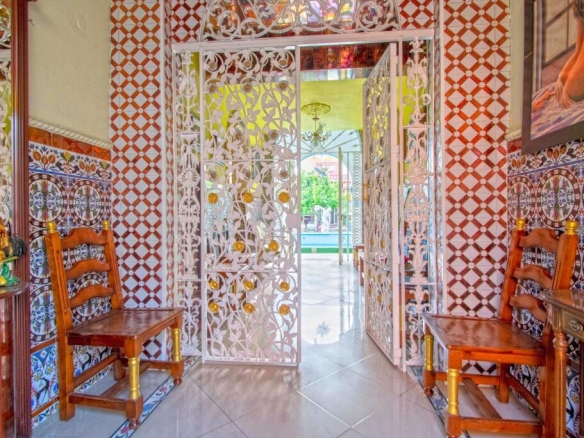 Imagen 2 de Gran casa con patio y piscina en Mairena del Aljarafe!!!