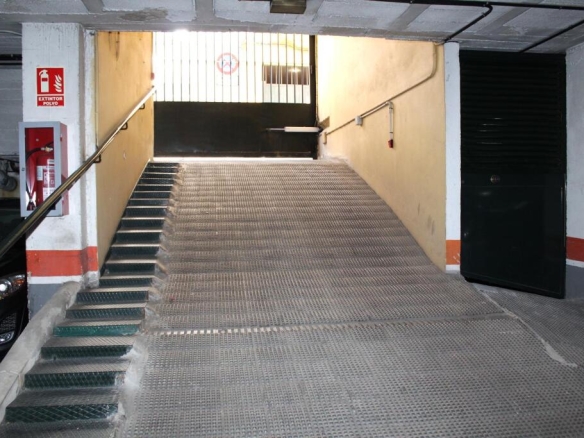 Imagen 4 de Parking coche en Venta en Sevilla Sevilla