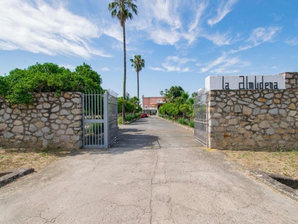 Imagen 2 de ESPECTACULAR FINCA RÚSTICA EN CARRETERA SEVILLA-HUELVA A-8076