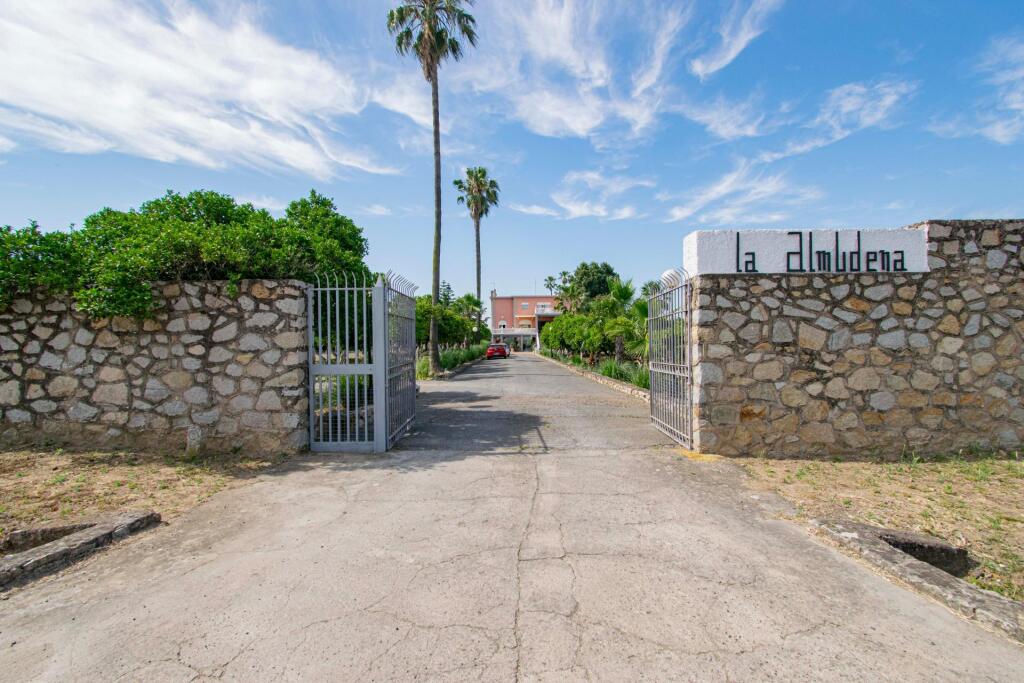 Imagen 2 de ESPECTACULAR FINCA RÚSTICA EN CARRETERA SEVILLA-HUELVA A-8076 Imagen 2 de ESPECTACULAR FINCA RÚSTICA EN CARRETERA SEVILLA-HUELVA A-8076