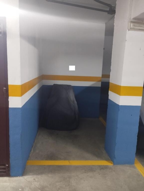 Imagen 4 de Fantástica plaza de parking para moto junto a la Avenida de las Ciencias!! Imagen 4 de Fantástica plaza de parking para moto junto a la Avenida de las Ciencias!!