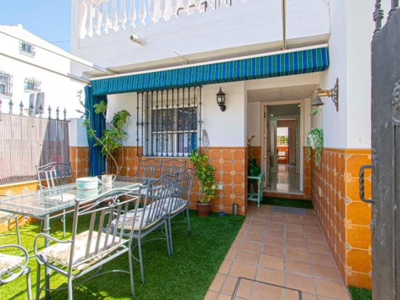 Imagen 2 de Preciosa vivienda adosada en Avenida de Las Ciencias!!!