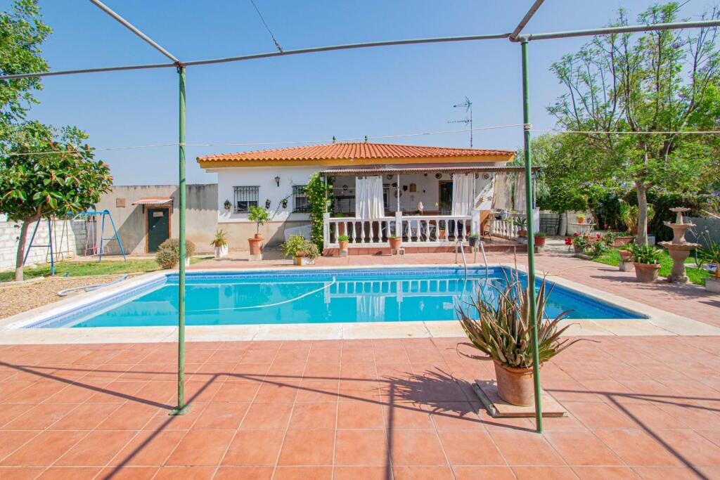 Imagen 2 de Gran parcela con dos casas independientes en Urbanización Torrelaguna!!!