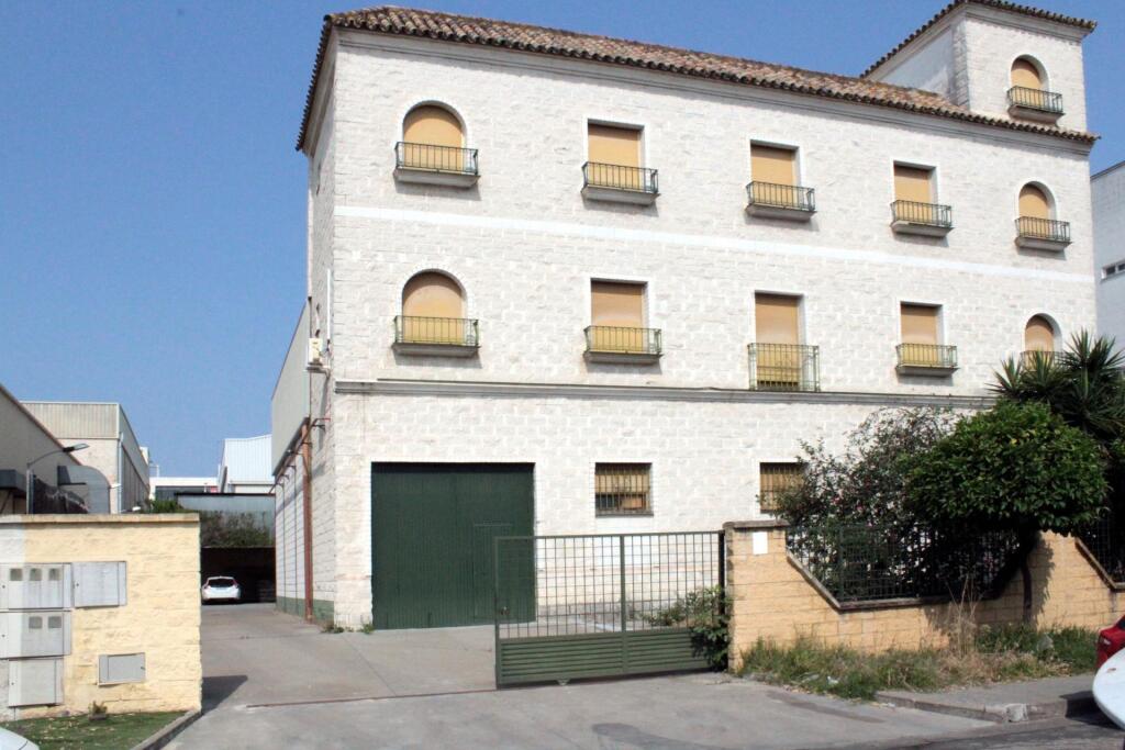 Imagen 2 de Nave industrial en Venta en Mairena Del Aljarafe Sevilla
