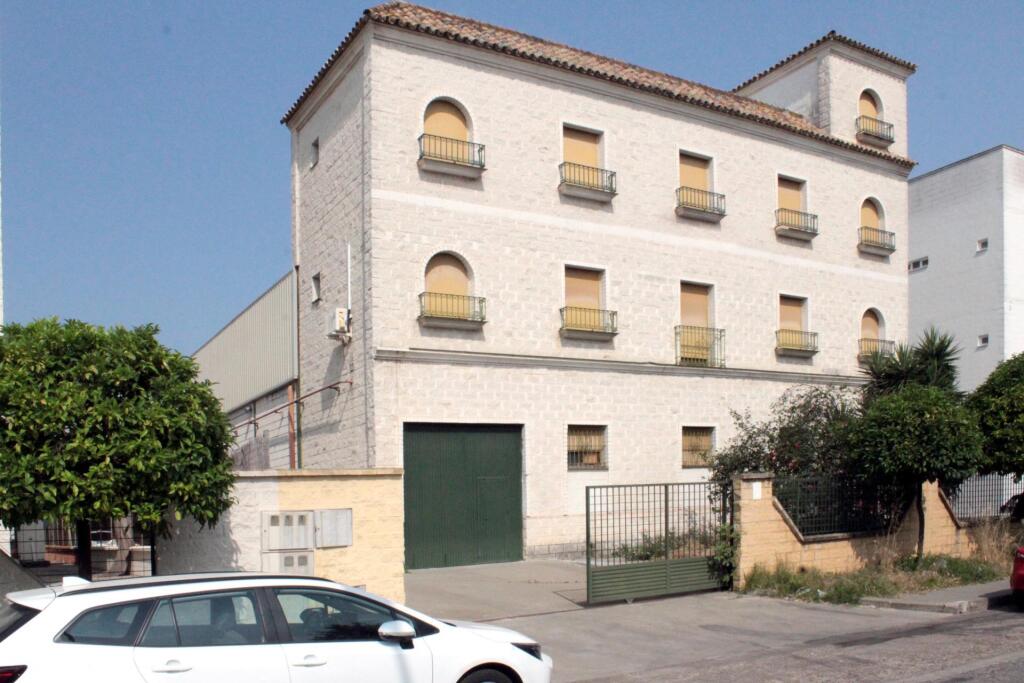 Imagen 3 de Nave industrial en Venta en Mairena Del Aljarafe Sevilla