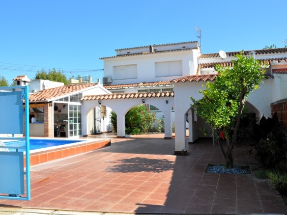 Imagen 1 de Casa-Chalet en Venta en Empuriabrava Girona