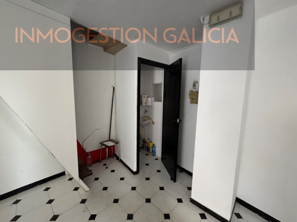 Imagen 3 de Local comercial en Venta en A Coruña La Coruña