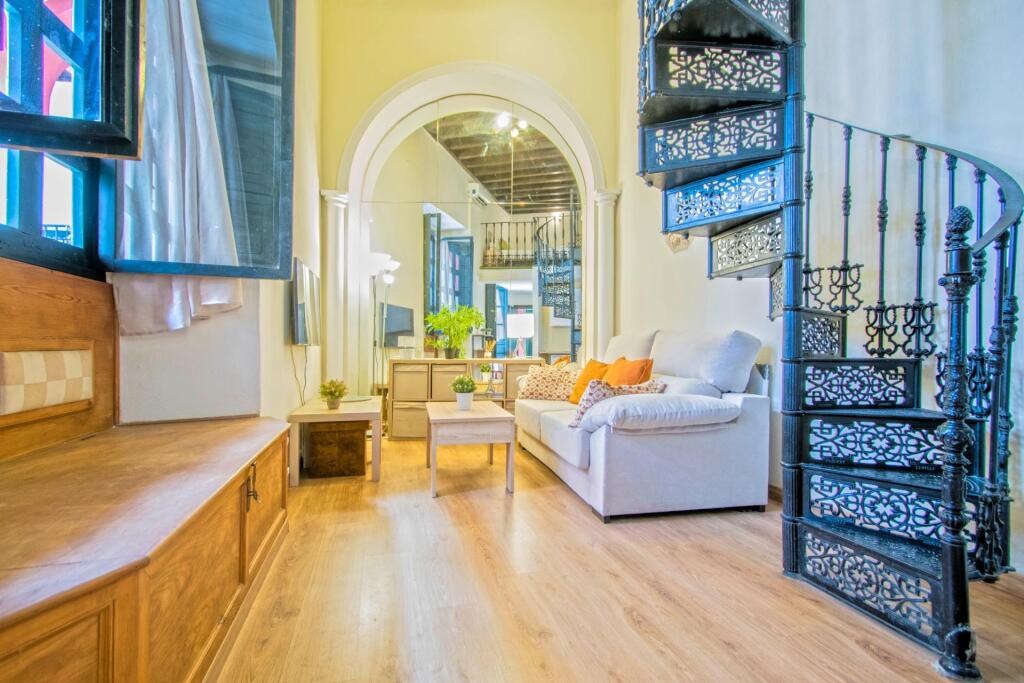 Imagen 4 de Precioso apartamento tipo dúplex junto a la Plaza del Salvador!!! Imagen 4 de Precioso apartamento tipo dúplex junto a la Plaza del Salvador!!!