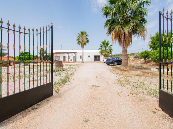 Imagen 2 de Casa-Chalet en Venta en Cantillana Sevilla