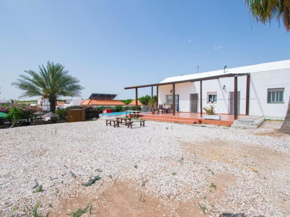 Imagen 4 de Casa-Chalet en Venta en Cantillana Sevilla