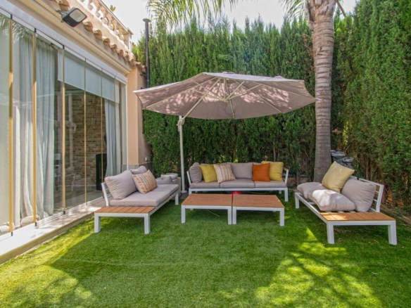 Imagen 2 de ESPECTACULAR CHALET EN OLIVAR DE QUINTOS