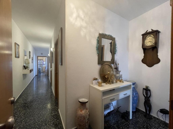 Imagen 2 de Se vende piso en excelente estado a 2 minutos del centro de Mahón