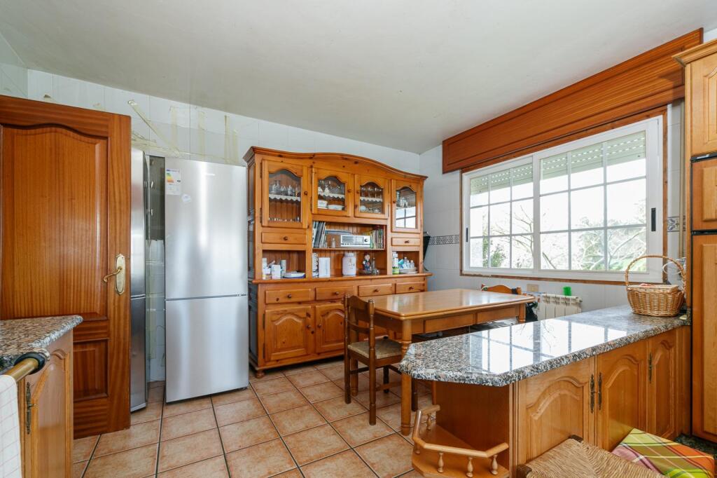 Imagen 3 de Magnífica Casa Moderna en Silleda con Terreno y Vistas Impresionantes