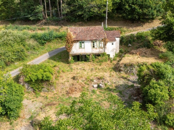 Imagen 2 de Casa de campo-Masía en Venta en Arbo Pontevedra
