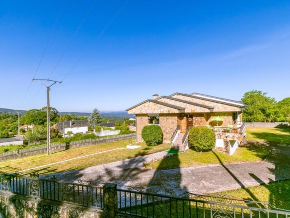 Imagen 2 de Casa o Chalet Independiente en A Hermida (Covelo)